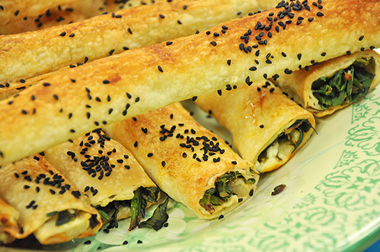 Ispanaklı El Açması Börek Ispanaklı El Açması Börek