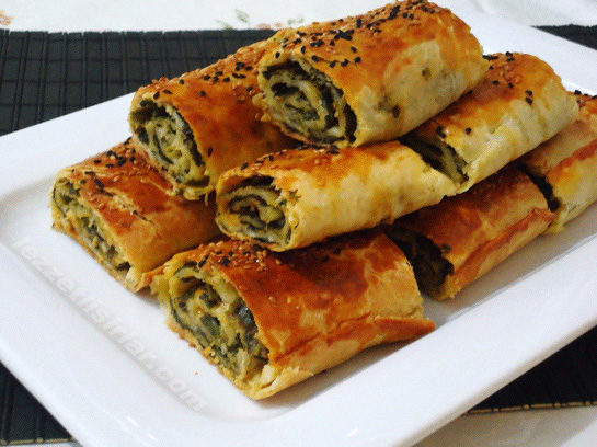 Rüyada Ispanaklı Börek Görmek Rüyada Ispanaklı Börek Görmek