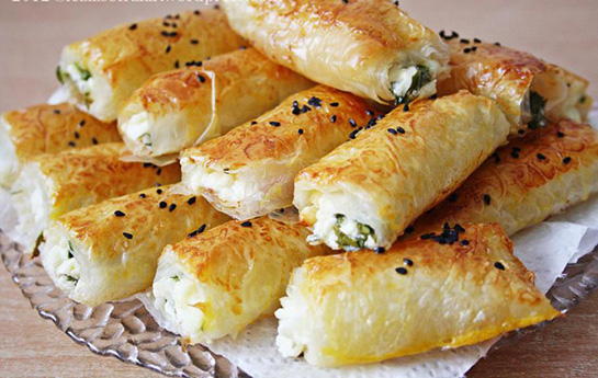 Baklava Yufkasıyla Peynirli Börek Tarifi ve Malzemeleri