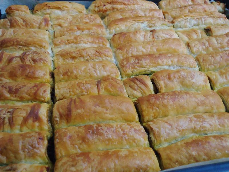 Pırasalı El Açması Börek Tarifi ve Malzemeleri